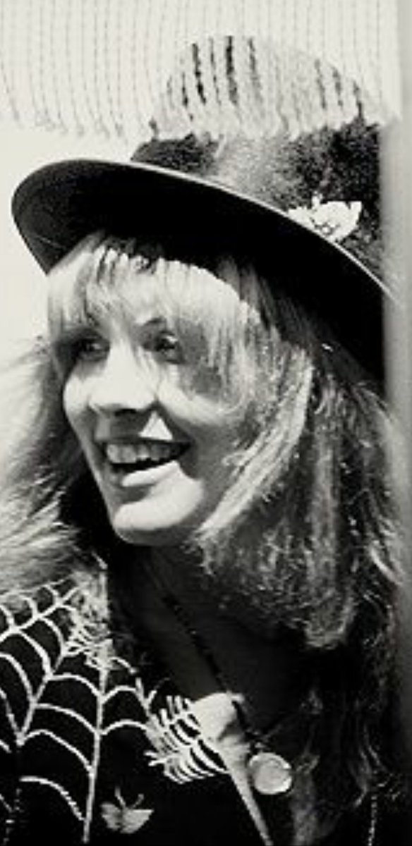 happygirl417's tweet photo. #edgeof70 #StevieNicks DAY 30~FAVORITE FLEETWOOD MAC SONGS~GYPSY!!!!!!!!!(FOREVER)πππππππ.... GOLD DUST WOMAN... DREAMS... ANGEL.... SISTER OF THE MOON... BEAUTIFUL CHILD... SILVER SPRINGSπππππππ https://t.co/UlNdY0wNIs