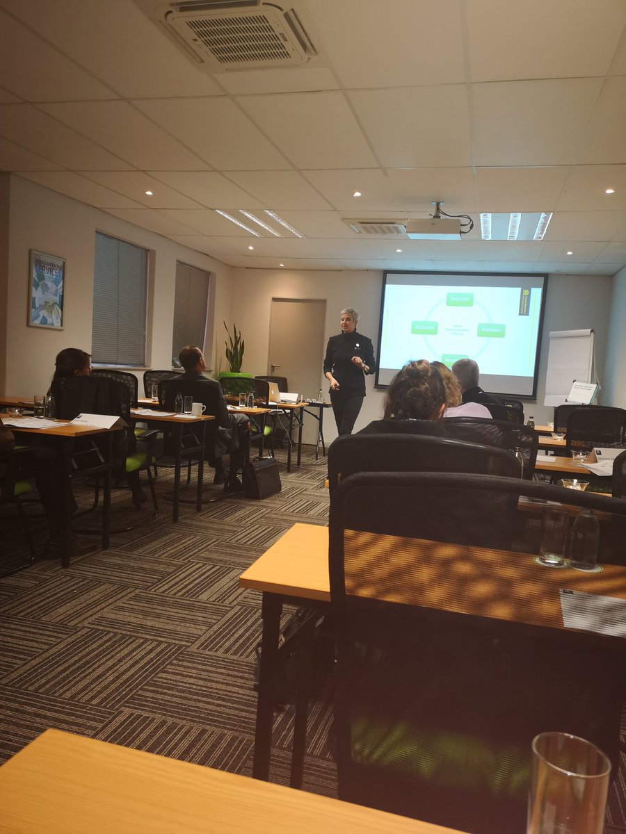 shermamalan's tweet image. Snap shot session discussion on Social Media and its impact on Board discussions. #snapshotsession #iodsa #directordevelopment