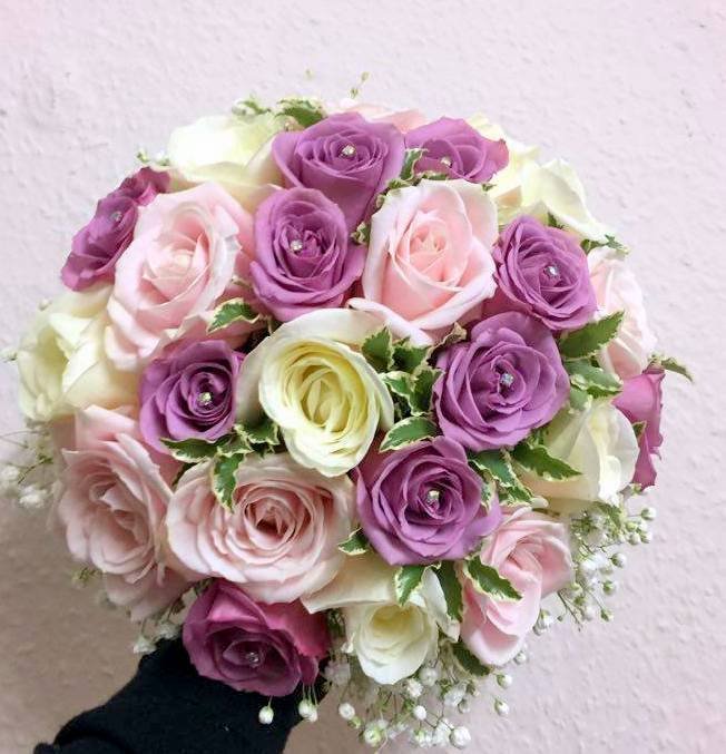 PoppiesFloristB's tweet photo. Purples and Pinks Bridal Bouquet
https://t.co/A9tuY3BAwg
https://t.co/b1wIWQI4W0
#wedding #creativeflowerarrangement #creativeflowers #flowerdesigns #flowerdesigner #flowerdesign #weddingflowers https://t.co/IOsOGWJigj