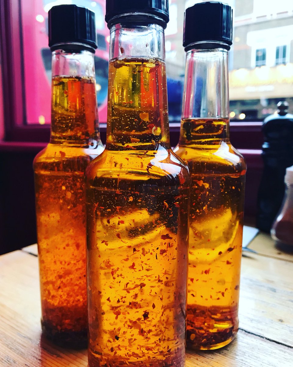 You can get your hands on these. Our Homemade Chilli Oil.
#chillioil #glutenfree #glutenfreepasta #glutenfreepizza #veganandglutenfree