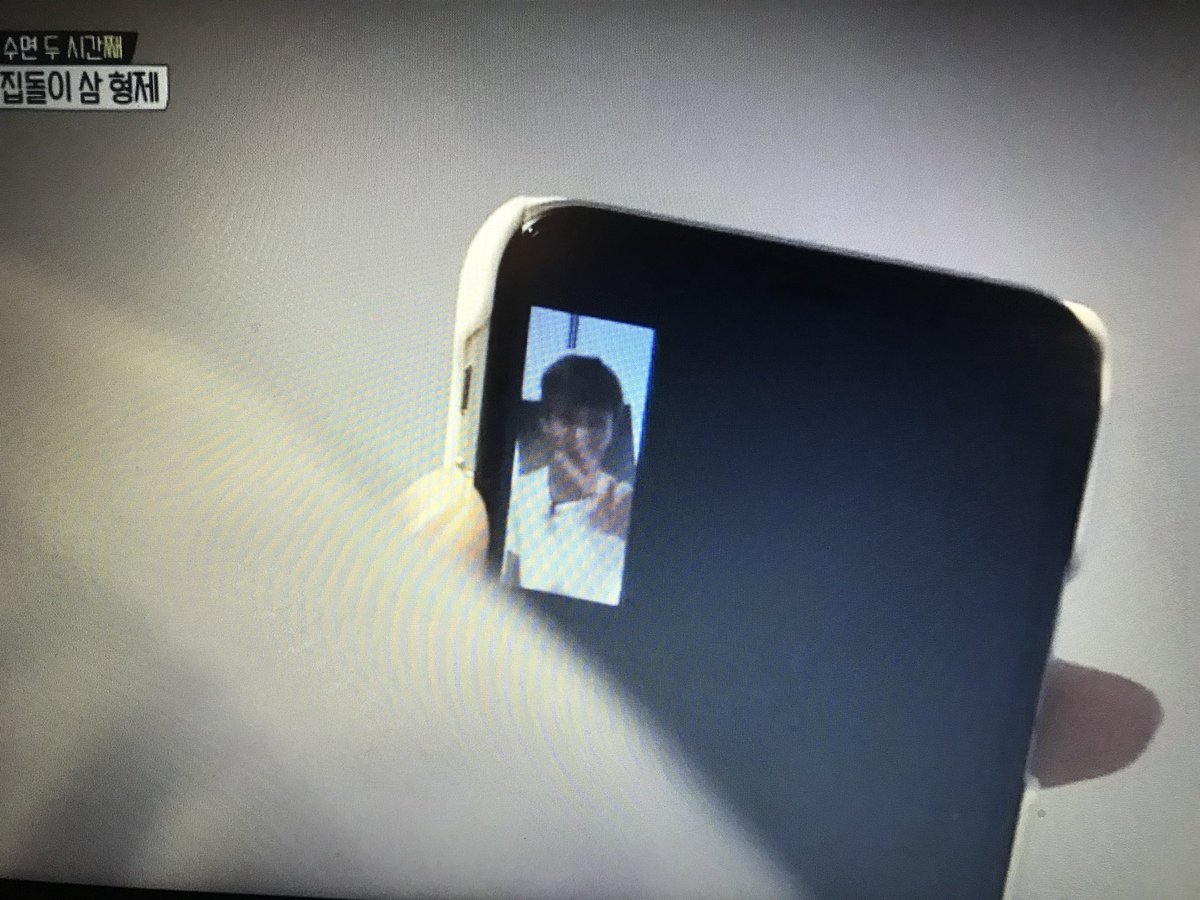 nctmarkarchive's tweet photo. daniel called ong on facetime to speak with mark https://t.co/y1TBvCENFb