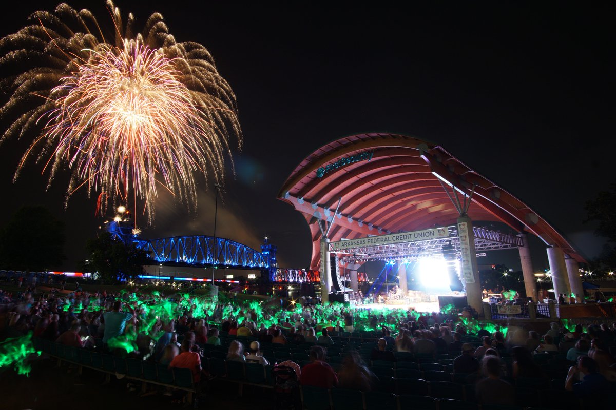 Day 1 Highlights at the <a href="/ArkansasFederal/">Arkansas Federal Credit Union</a> Stage. #RiverFest2018 // <a href="/CollinRaye/">Collin Raye</a> <a href="/TippinAaron/">Aaron Tippin'</a> <a href="/tracy_lawrence/">Tracy Lawrence</a> // 📷: <a href="/LittleRockPhoto/">LittleRockPhoto</a> <a href="/razorbackFoto_/">Matt McClenahan</a> Chauncy Neumann