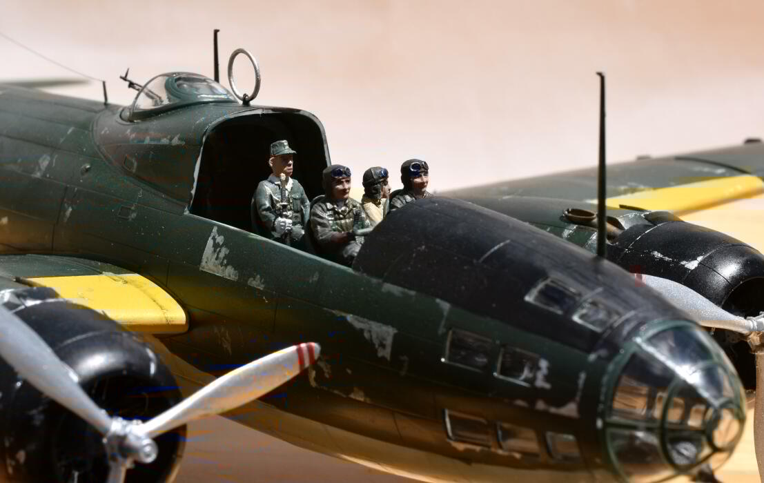 豚雲海 On Twitter 土曜日開催の 書泉ミリタリーマーケット 新刊のために用意しました1 48 一式陸上攻撃機 山本五十六搭乗機 の記事ができました せっかくの大スケールなので キャノピーを取り外して 山本さん以下クルーが見えるようにしています Https T Co