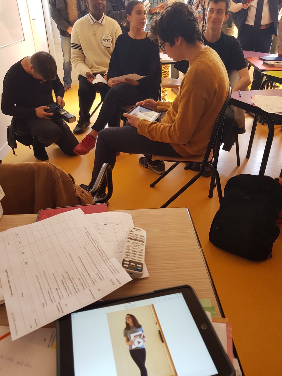 Prefet14's tweet photo. Le collège Marcel Pagnol de @CaenOfficiel a bénéficié d'une dotation exceptionnelle de matériels informatiques et mobilier suite à l'appel à projets "Collège numérique et innovation pédagogique ". Il s'inscrit dans l'expérimentation Collège Lab' @jmblanquer @mounir @acCaen https://t.co/AA7D7xwBI2