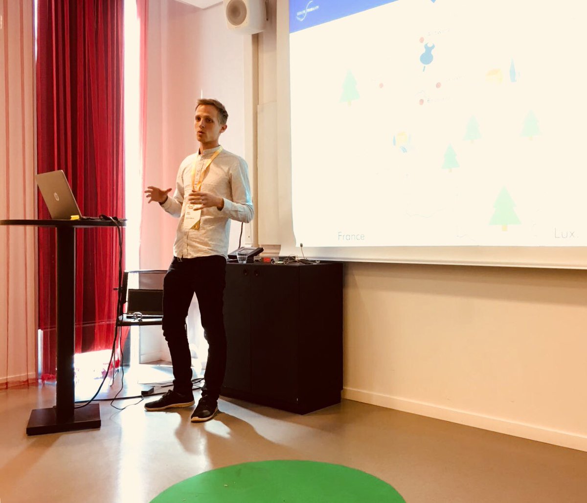 WardRonse's tweet photo. Presenting at #ecomm2018 on how to improve the accessibility of small city centres. Thank you for the invitation! https://t.co/1oQZwqfgs8