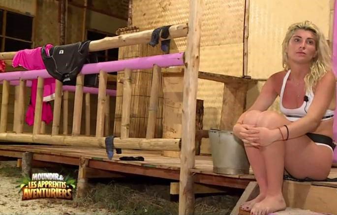 « Je peux le garder ? »
Quand <a href="/Melanightt/">Mélanie #Lesanges9</a> se prend d’affection pour Sébastien le crabe 😂#MELAA3