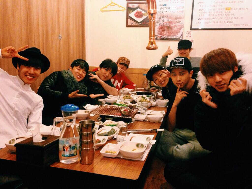 2myunZ__'s tweet photo. 세상 건전했던 애들 회식 자리들 보실래여
ㅋㅋㅋㅋㅋㅋㅋㅋㅋㅋㅋㅋ ㅋㅋㅋㅋㅋㅋㅋㅋㅋㅋ https://t.co/VlNhVbaN4W