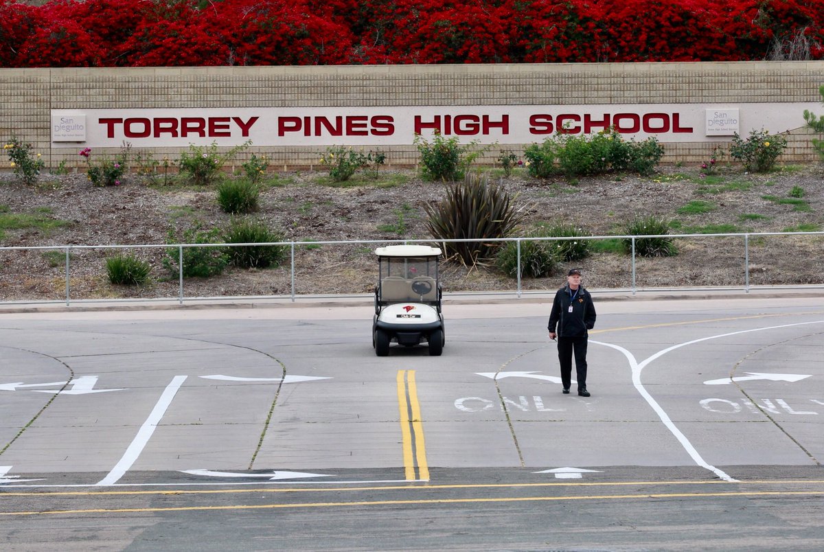 JohnGibbinsEXUT's tweet photo. Classes cancelled at Torrey Pines High School in San Diego Thursday after authorities received “credible” threat of gun violence. https://t.co/WaVwkbJEGP