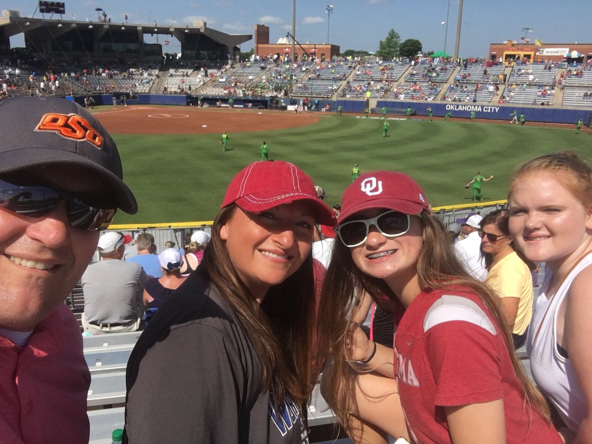 adamstang's tweet photo. At the #WCWS with these awesome ladies! https://t.co/nyatanRS2C