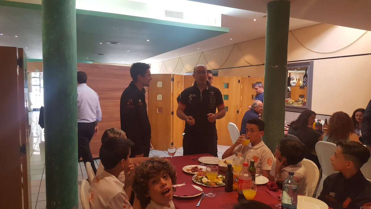 La semana pasada tubo lugar la fiesta de nuestro Alevín "A", donde todos lo pasaron genial. 🔴⚫