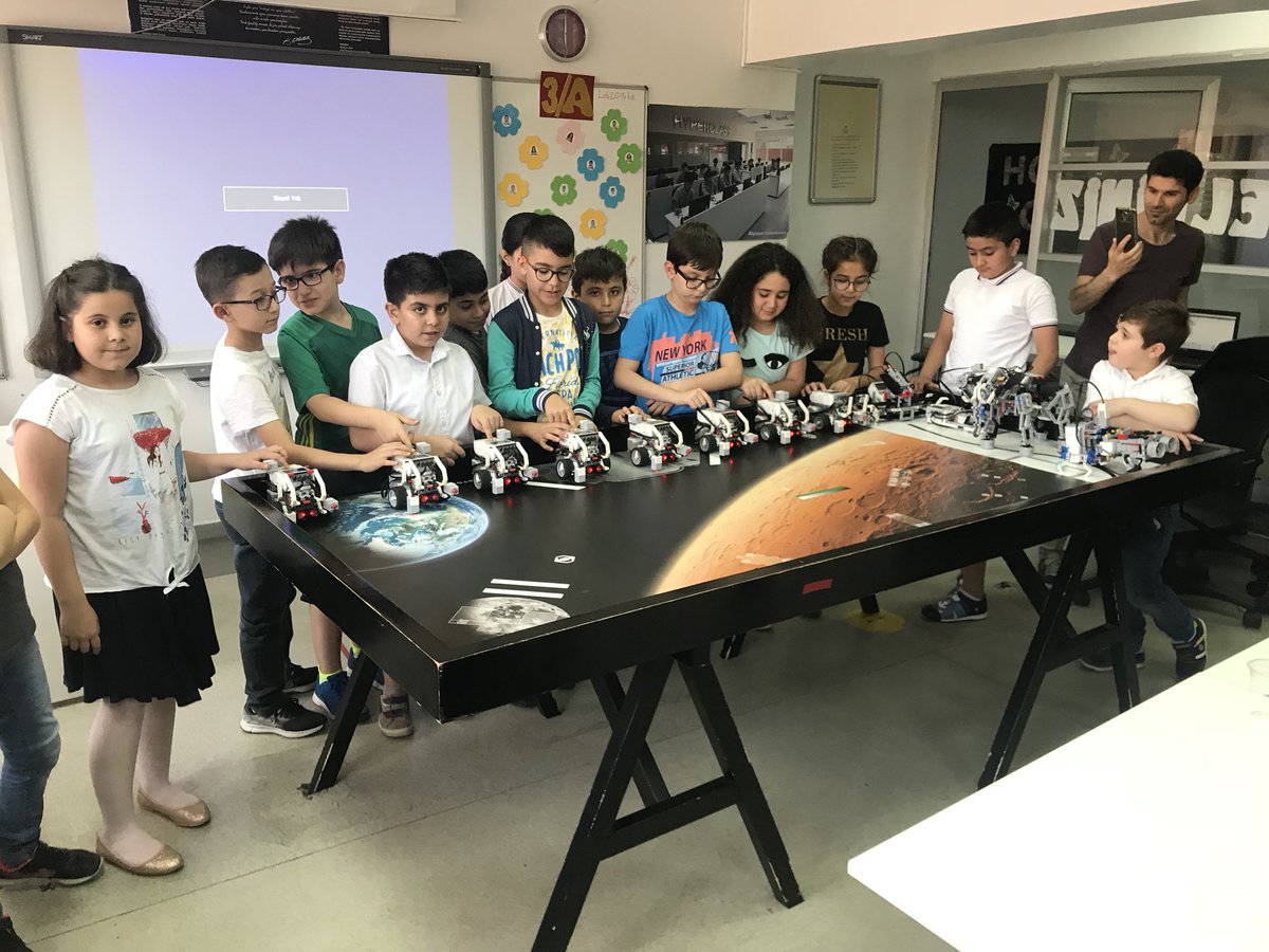 Bahçeşehir Ailesine yeni katılan ve heycanla okulumuza gelmeyi bekleyen 5.Sınıf Öğrenci ve Velileirimiz ile Kodlama Robotik Etkinliğimizde buluştuk. (1.Gün) <a href="/bahcesehir_k12/">Bahçeşehir Koleji</a>