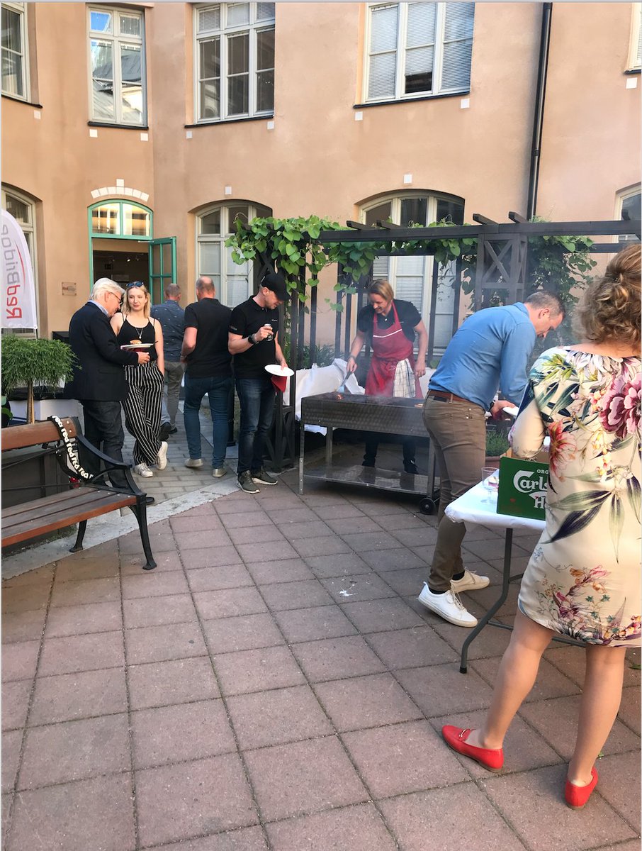 Sommarfesten är i full gång på vår innergård!