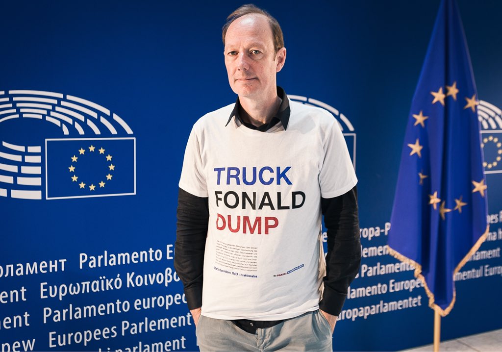 Strafzölle? Hier die inoffizielle Botschaft des EU-Parlaments an Trump... Smiley