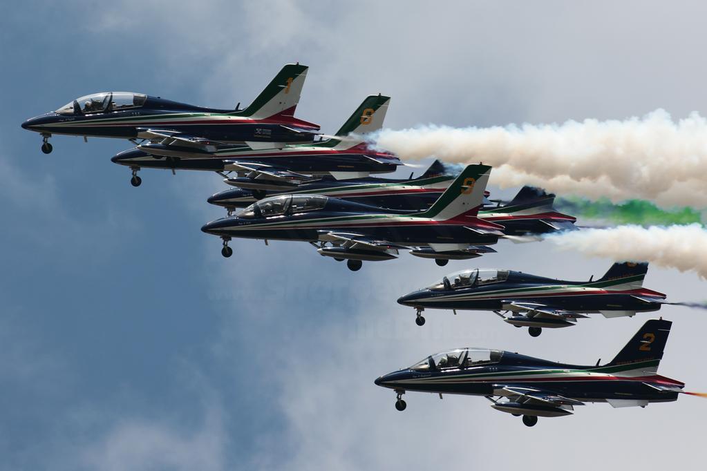Silvio_Did's tweet photo. @geert_talsma @Croix_49 @vladivlad777 @t_leung @HarryVa96764068 @Fedya_Rat @tamija64 @Frioacero @BlackMaverick12 @NaseebU59889887 @okfor1 @TYI3DsgIM222NM @Kiev5248 @s3h3i7g7e @depronator @MrRat395 @gatoide75 @AncientSubHunt @ericskyclear @spad5017 @AndrewHornet @JulnikFR @_Horatio_ @CpTplanespotter @MeMb90 @PlaneThought41 @ron_eisele @ZenMorin @smartvhf @AviateAddict @RonaldO_4444 @CustodioRubens @lumpie125 @ufeellucky @planenut27 @Cosmicstrenght3 @_AfterAirplanes @CcibChris @violetpilot1 @UAVPILOT07 @iLove_Aviation @tonylive1978 @jmanatol @DanCabaleiro @Lucre_Giuli @FabiFv78 @bernaruno @discodaz2 Nice pic... Thanks for sharing! 👍😉
✈️🇮🇹#MB_339 @AleniaAermacchi @FrecceTricolori https://t.co/tiv8fDWgcp