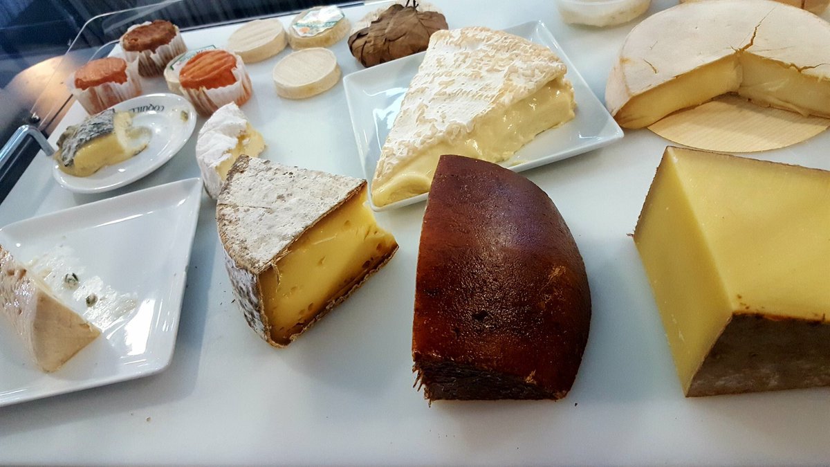 🔊 Appel à tous les amoureux de fromage ! Sachez que nous avons de quoi combler cet amour 💖
Rendez-vous dans notre restaurant Coquillages du Roy René 😉

#cheese #cheesebringshappinesstoyourlife #cheeselover #coquillagesduroyrene #aixenprovence #southoffrance #inlove