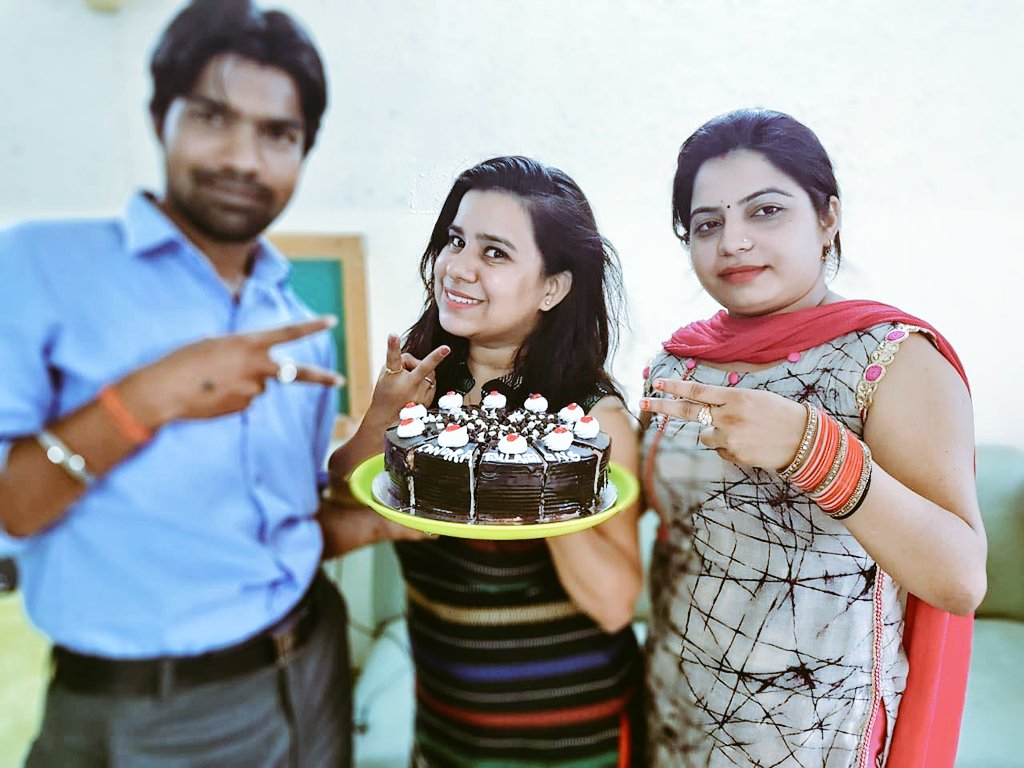 SWARAJKACHARJEE's tweet photo. Appraisal & promotion celebration at #ReligareBrokingLtd by #NorthernNinjas #TeamAIMazing
#Appraisal #Promotion #Growth
#Fun #Attitude #passion #Religare2.0 https://t.co/b7Vl4DiyRy