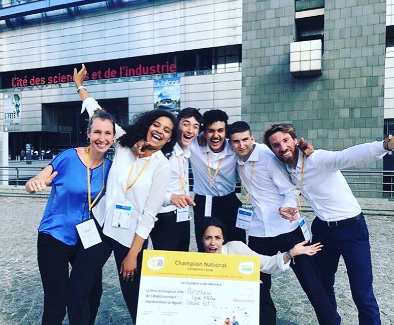 epafrance's tweet photo. Nous avons pris un plaisir immense à découvrir 78 Mini Entreprises de grande qualité issues de toute la France sur ce #CNME2018 👏👏👏Merci à toutes nos associations EPA qui ont accompagné 1400 #MiniEntreprises cette année, et pour leur soutien sur notre concours national 😘 https://t.co/rHsysyteZe