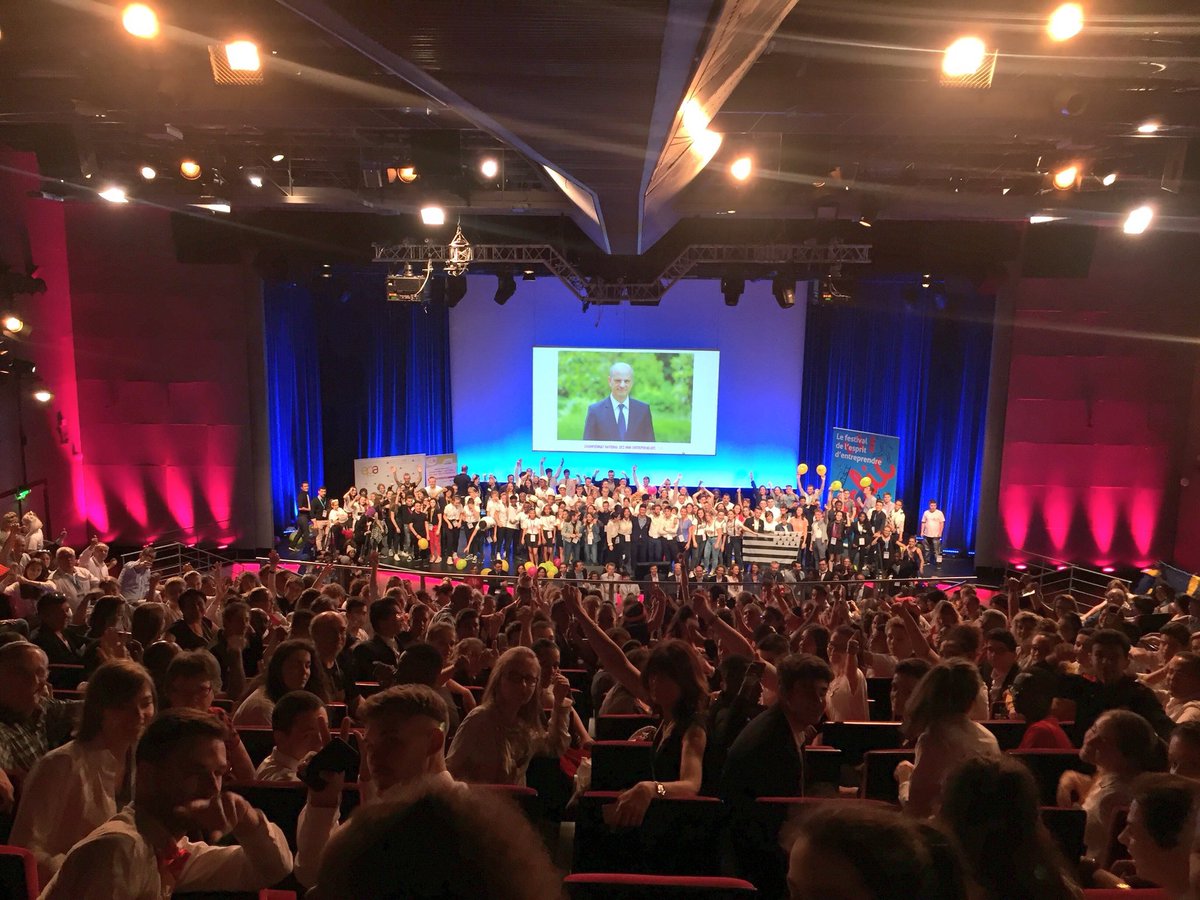epafrance's tweet photo. Nous avons pris un plaisir immense à découvrir 78 Mini Entreprises de grande qualité issues de toute la France sur ce #CNME2018 👏👏👏Merci à toutes nos associations EPA qui ont accompagné 1400 #MiniEntreprises cette année, et pour leur soutien sur notre concours national 😘 https://t.co/rHsysyteZe