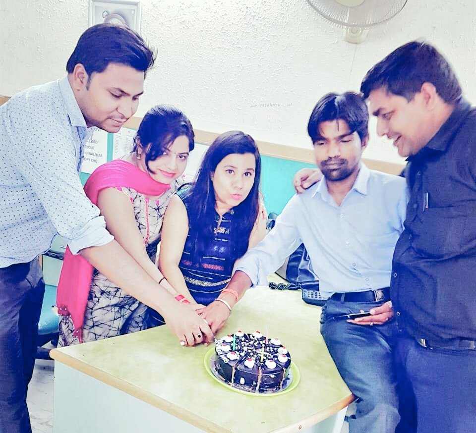 SWARAJKACHARJEE's tweet photo. Appraisal & promotion celebration at #ReligareBrokingLtd by #NorthernNinjas #TeamAIMazing
#Appraisal #Promotion #Growth
#Fun #Attitude #passion #Religare2.0 https://t.co/b7Vl4DiyRy