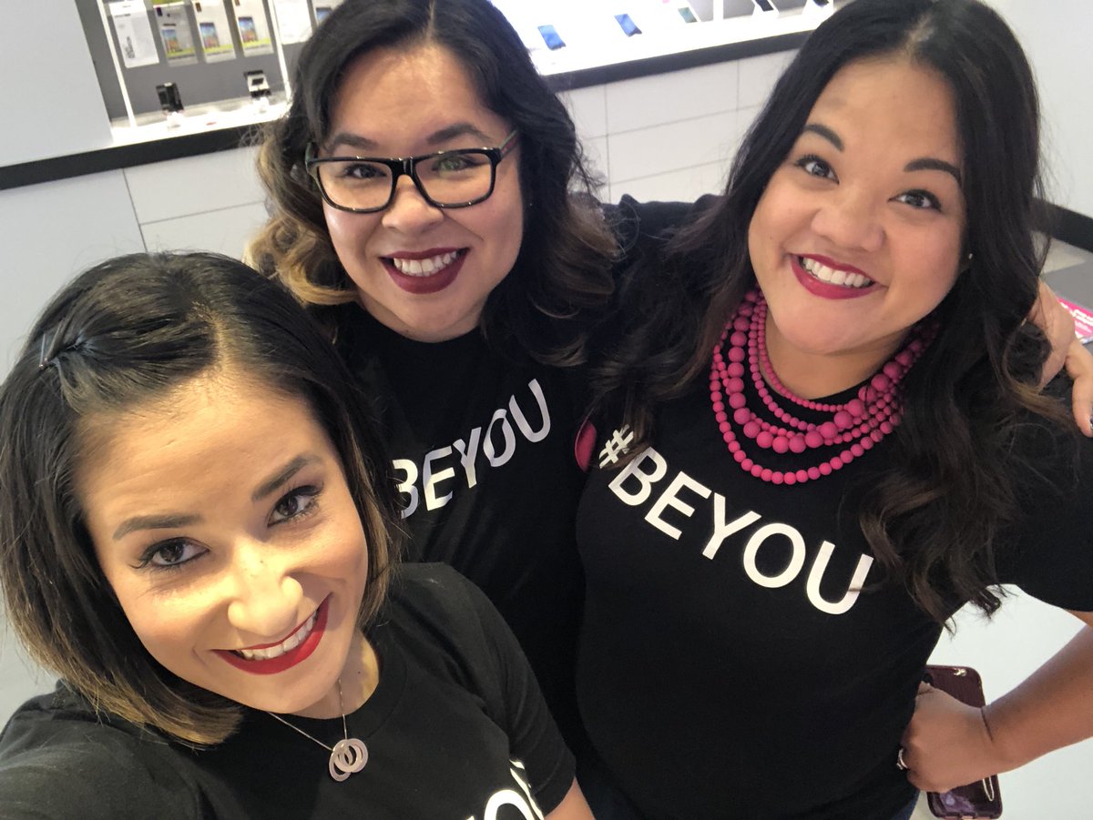 grox11's tweet image. Thank you @BrandonTaggart5 @sana_ratnani &amp;amp; @TMOMagMile for letting us share our TMO journey and  passion for D&amp;amp;I. It was great to talk with our frontline about #DiversityAndInclusion throughout @TMobile! #BeYou @JonFreier @mroNJ @Kenyadunn12 @WinstonAwadzi @yes_i_cantu