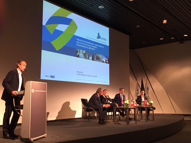 saintgobain's tweet photo. « Il est important de sensibiliser et impliquer le particulier sur la performance énergétique de son logement et sur la notion de #confort » Benoit Bazin, Directeur du Pôle Produits pour la Construction, intervenait au grand débat de l’@Untec_org #TransitionEnergétique. #CIEC2018 https://t.co/g1CO9I8Gmp