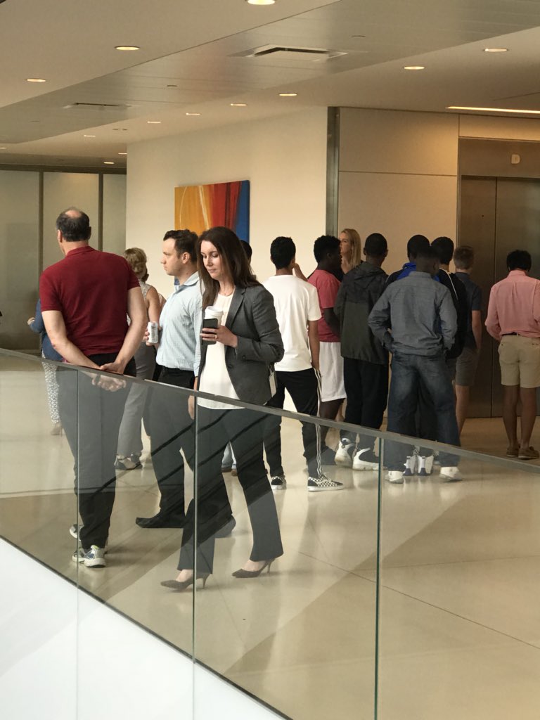 EducatingMANka's tweet image. THX to @PStevelman &amp;amp; @NatWest w/ @ECSatSHS to celebrate our end of year workplace learning course with @SPEFct mentors &amp;amp; our amazing students!  Thanks to @SPSSuper for sharing this great day! #spschallenge #SPSinspire #SPSinspire - the future is bright!