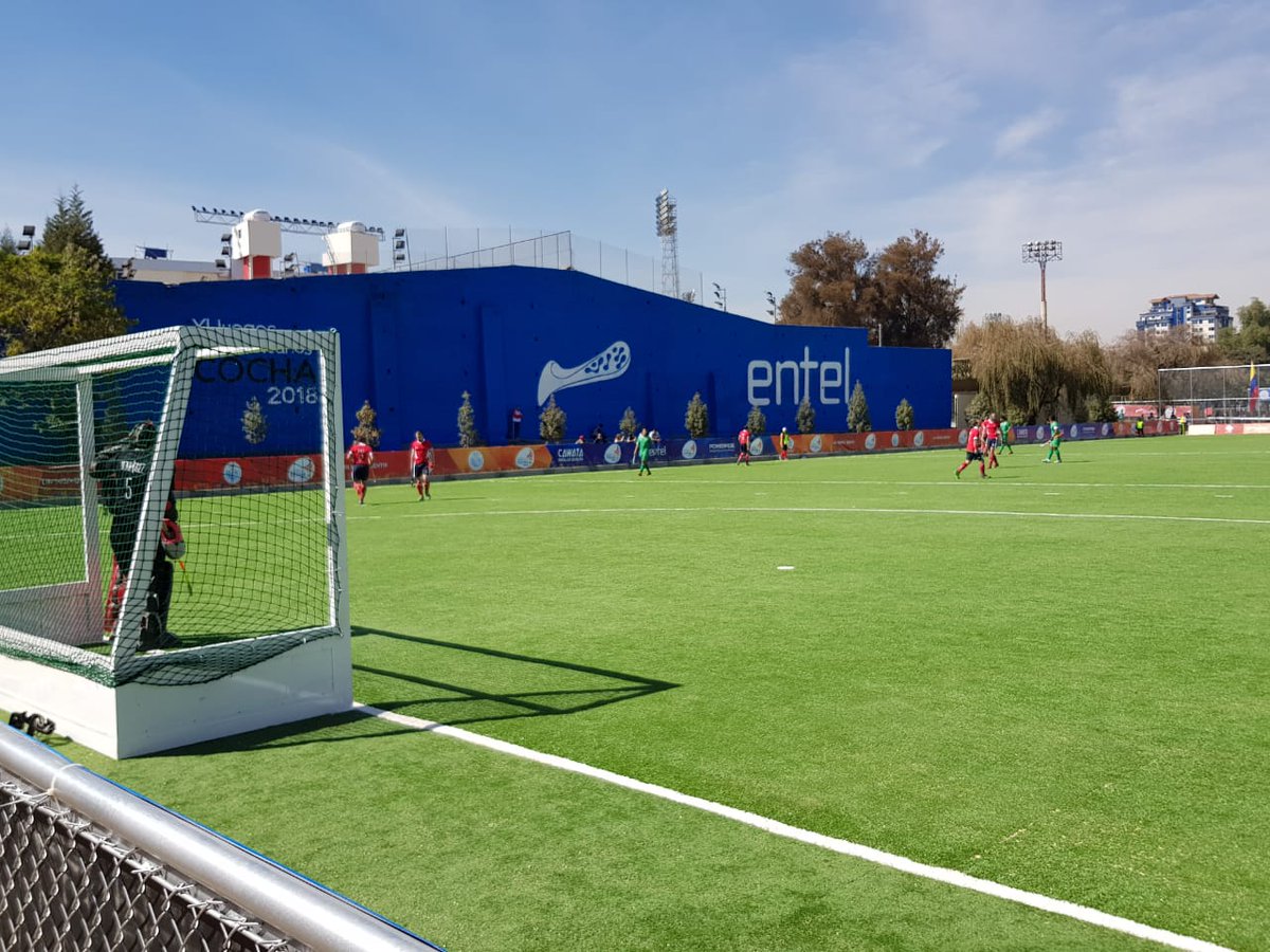 ¡Victoria para Chile! La selección chilena de hockey césped masculino derrotó 3 a 0 a Brasil en <a href="/Cocha2018/">Cochabamba 2018</a> #ChileEnCochabamba #ChileCompite #VamosTeamChile