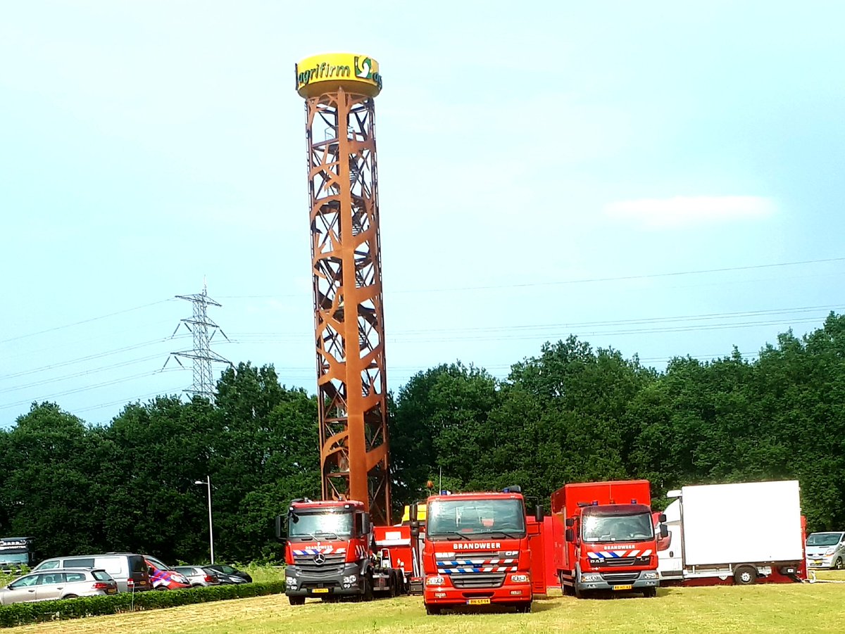 joshua_josprijs's tweet image. Grote #AlgemeneControle #Agrifirm 
#Apeldoorn 
Ook tijdens de #warmte.
Verzorging @LogisVNOGWest 
@Douane @Rollerbank
@RET_controle @Belastingdienst