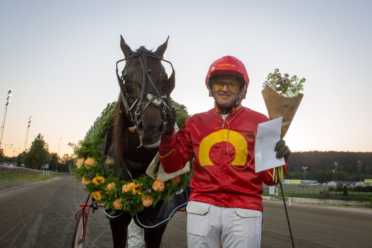Joe_Zagari's tweet photo. #CruzadoDelaNoche 🇺🇸 #MuscleMassive won Gösta Bergengrens Minneslopp 2018 on @bergsakertravet with #PerLinderoth @stefan_melander @Courant_AB in 1.12.2 on 2140 over #DigitalInk and #Makethemark https://t.co/WI5O5XYioi