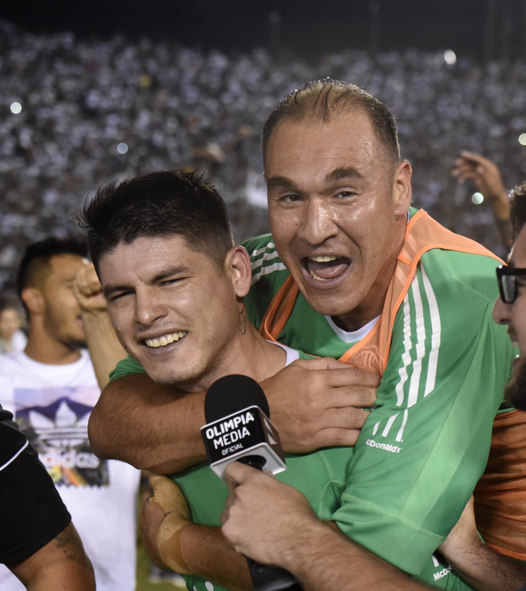 franjeado's tweet photo. El mejor arquero paraguayo en la actualidad.
¿Alguna duda?
Gracias por la 41 Alfredo Aguilar! https://t.co/rXq42DZSQt