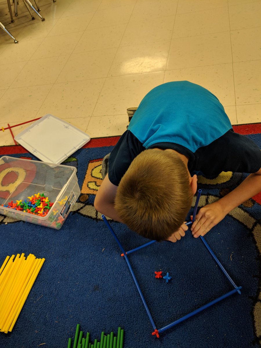 HayleyDLafferty's tweet photo. We are having a blast building with straws and connectors! #kindersquad #liltrojans @SpartaTrojans https://t.co/e2WXHjhs3s