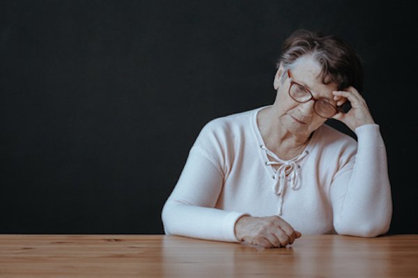 KeystrokeKelly's tweet photo. The #Loneliness Epidemic is Real &amp; Impacting Millions of Canadian Immigrants https://t.co/8OhKegjroh #Seniors #SeniorLiving #Retire #RetireAtHome #SeniorCare #ElderCare https://t.co/GAjnNdfJJs