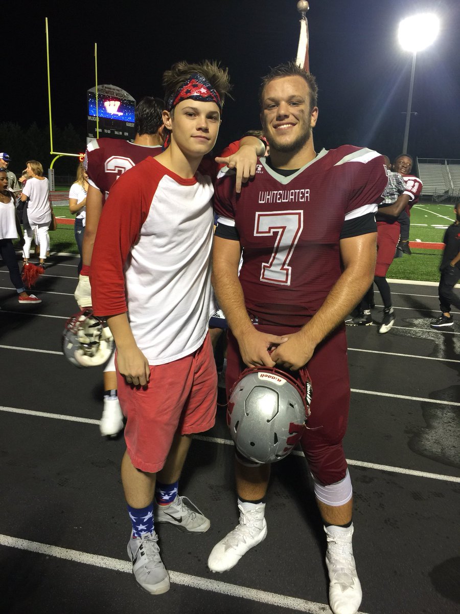 hjw2B's tweet photo. Happy birthday @GraysonSamples good luck in the coast guard and never forget Holley’s class #easythere https://t.co/peLiVxP2Mb