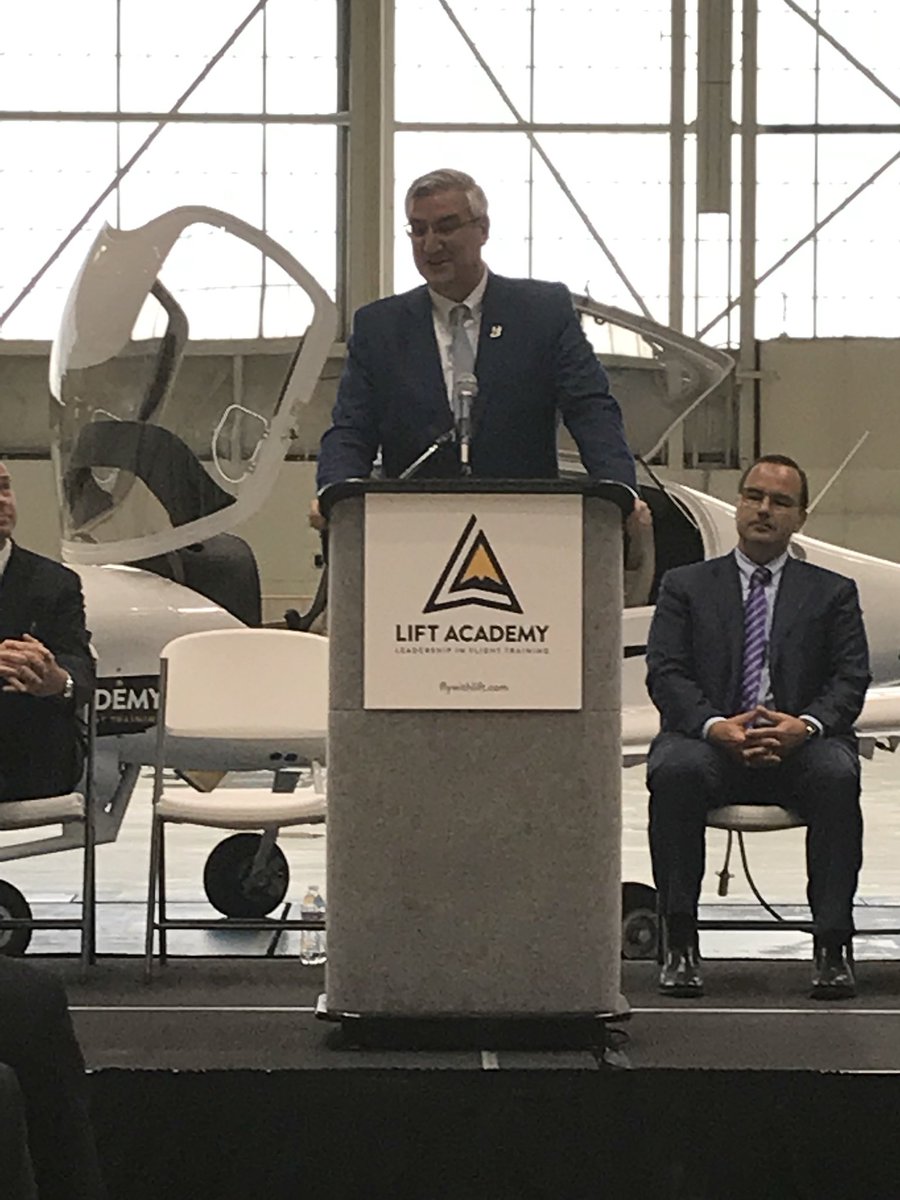 ASmithJones's tweet photo. Our leaders @GovHolcomb @IndyMayorJoe announcing the #LiftAcademy by @RepublicAirline A training and jobs creation partnership. @EmployIndy @DevelopIndy https://t.co/hCDkYAuIEI