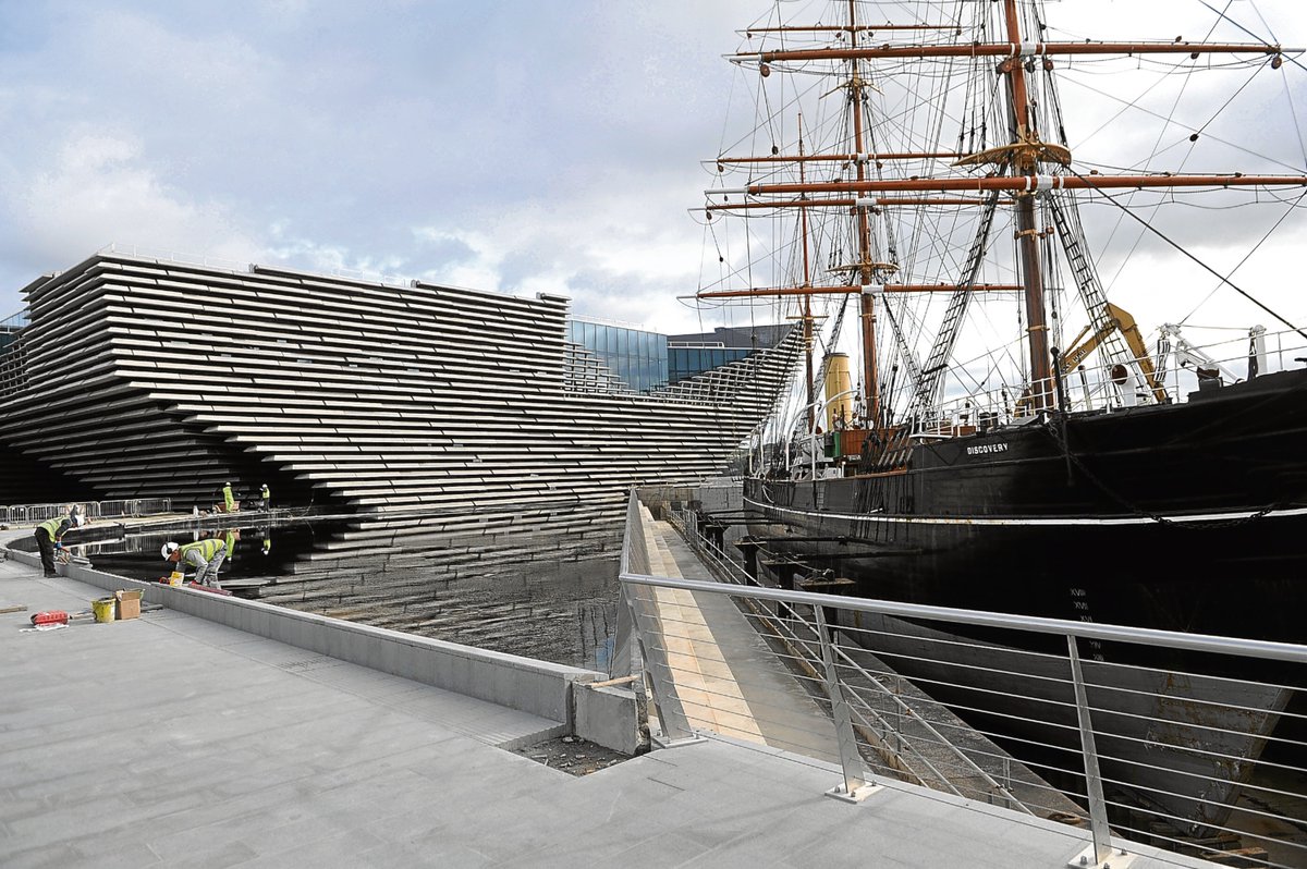 stuart12123's tweet photo. What a cool &amp; vibrant city #Dundee has become! Great to see some existing and new @BudvarUK customers too! #thecopperstill #pheonixbar #beertwitter https://t.co/boU3Zejjbt