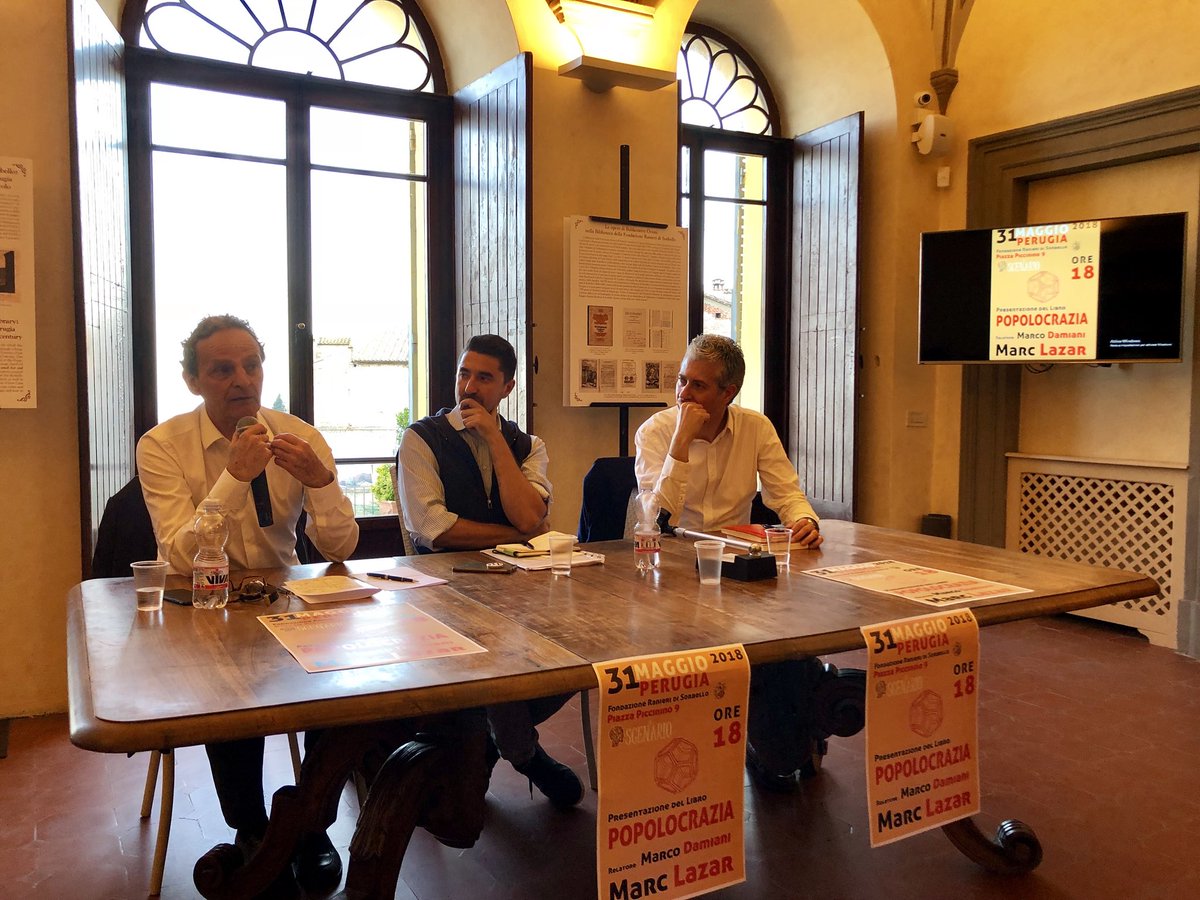 LoScenario's tweet photo. Sia che vincano sia che perdano le elezioni, i populisti sono diventati egemoni e hanno imposto tematiche, stile e tempi. Macron è tutto tranne che populista nei contenuti, ma si è dovuto presentare come anti-sistema. https://t.co/TPQvt1bPmV