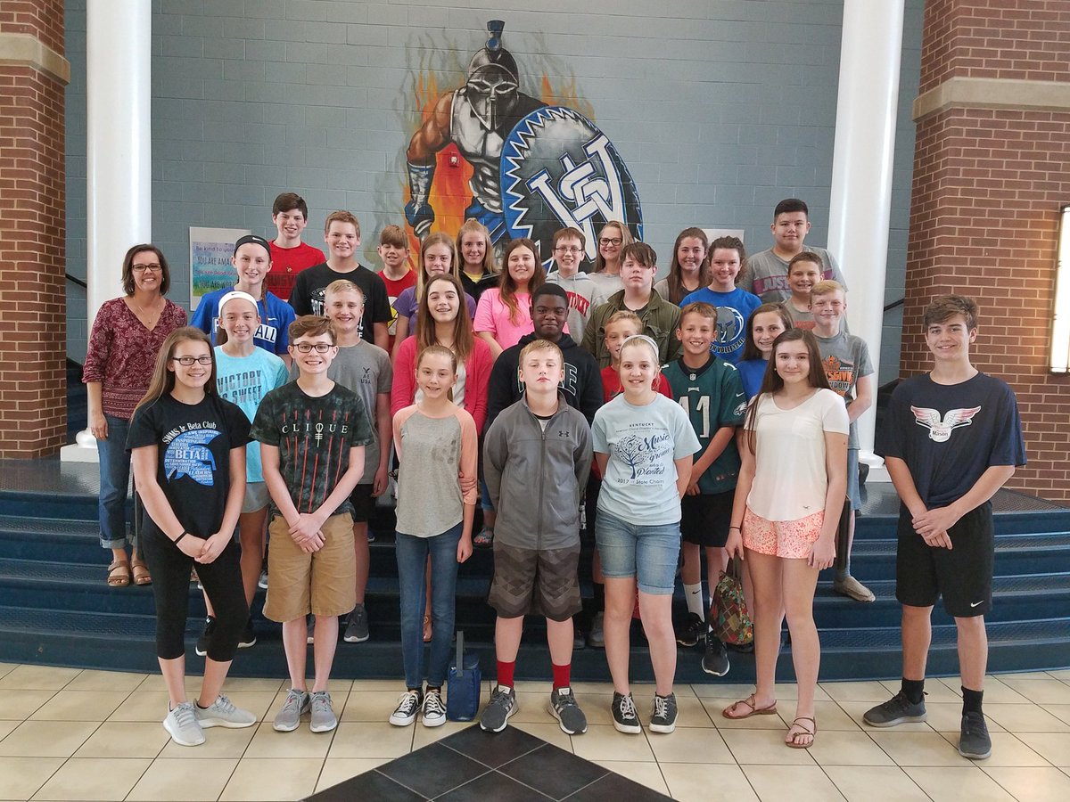 BgtaylorKim's tweet photo. One last day with my homeroom! So proud of these students. Great things are in store for them. @SouthWarrenMS #7silver https://t.co/TzofngUo0X