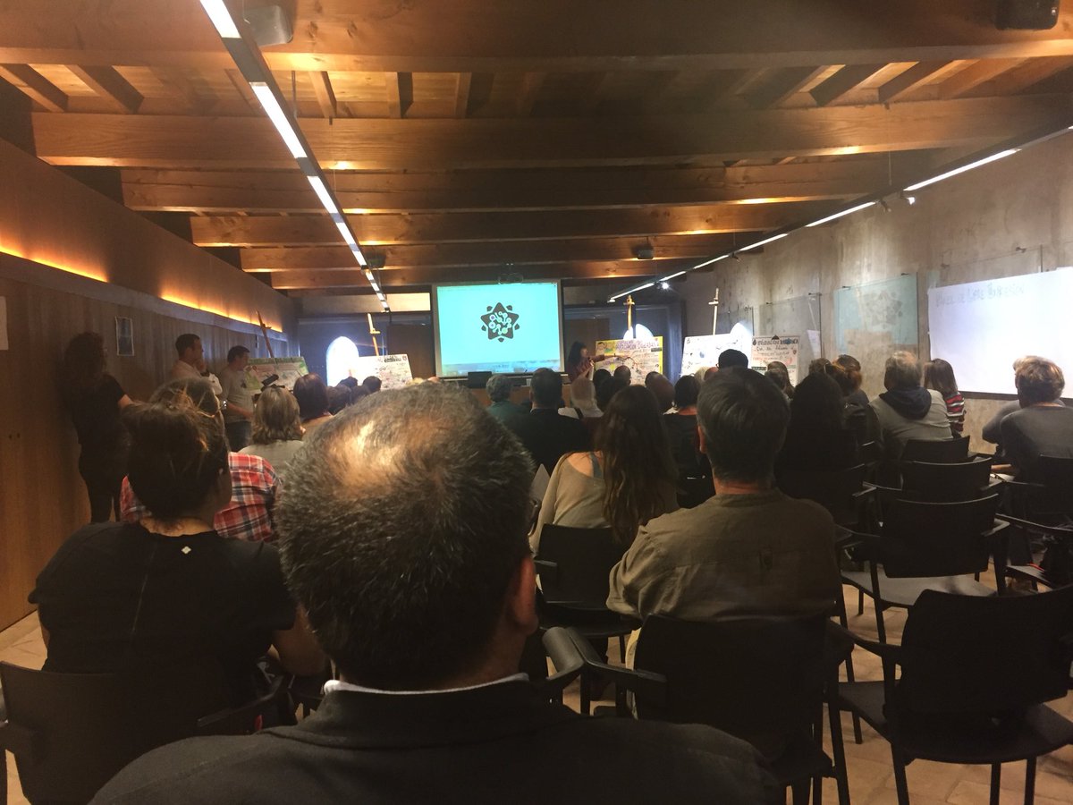 JavierTrias's tweet photo. Se cierra y se muestran los resultados de los primeros #KoLaboratorios #Kolaboratorioak de participación ciudadana en #Pamplona. Esperemos sea el primero de muchos. Gracias a @komunikatik @asieramezaga @arantxasdm @participa_pna https://t.co/N0iEXzyu4o