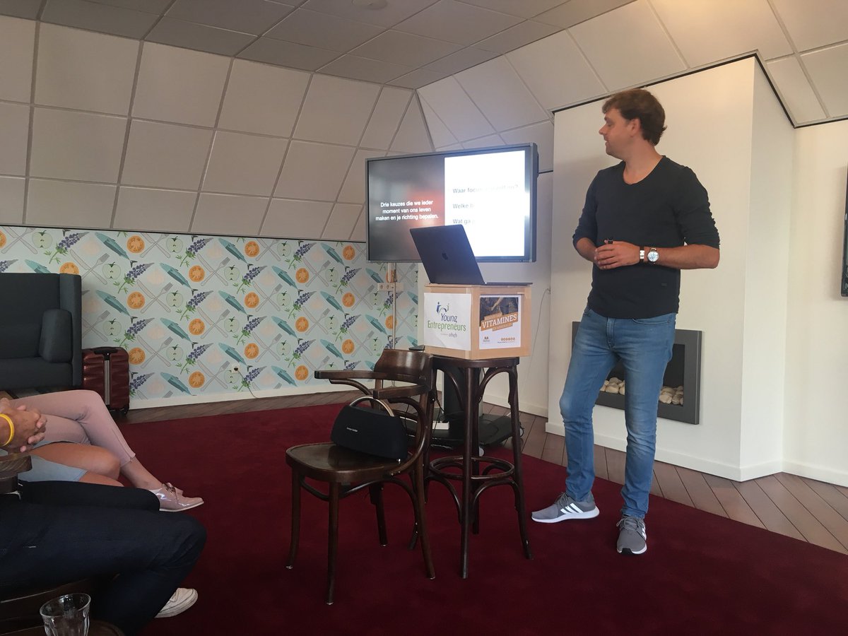 RuudSchippers's tweet photo. Interessante workshop gisteren van @rcouwenberg over persoonlijke innovatie in combinatie met bedrijfsgroei, met mooie voorbeelden uit de topsport! Op naar de volgende activiteit van #YoungEntrepreneurs !
#obgb #netwerk #personaldevelopment @Rabobank dank voor de #gastvrijheid https://t.co/KrtXFdWSoX