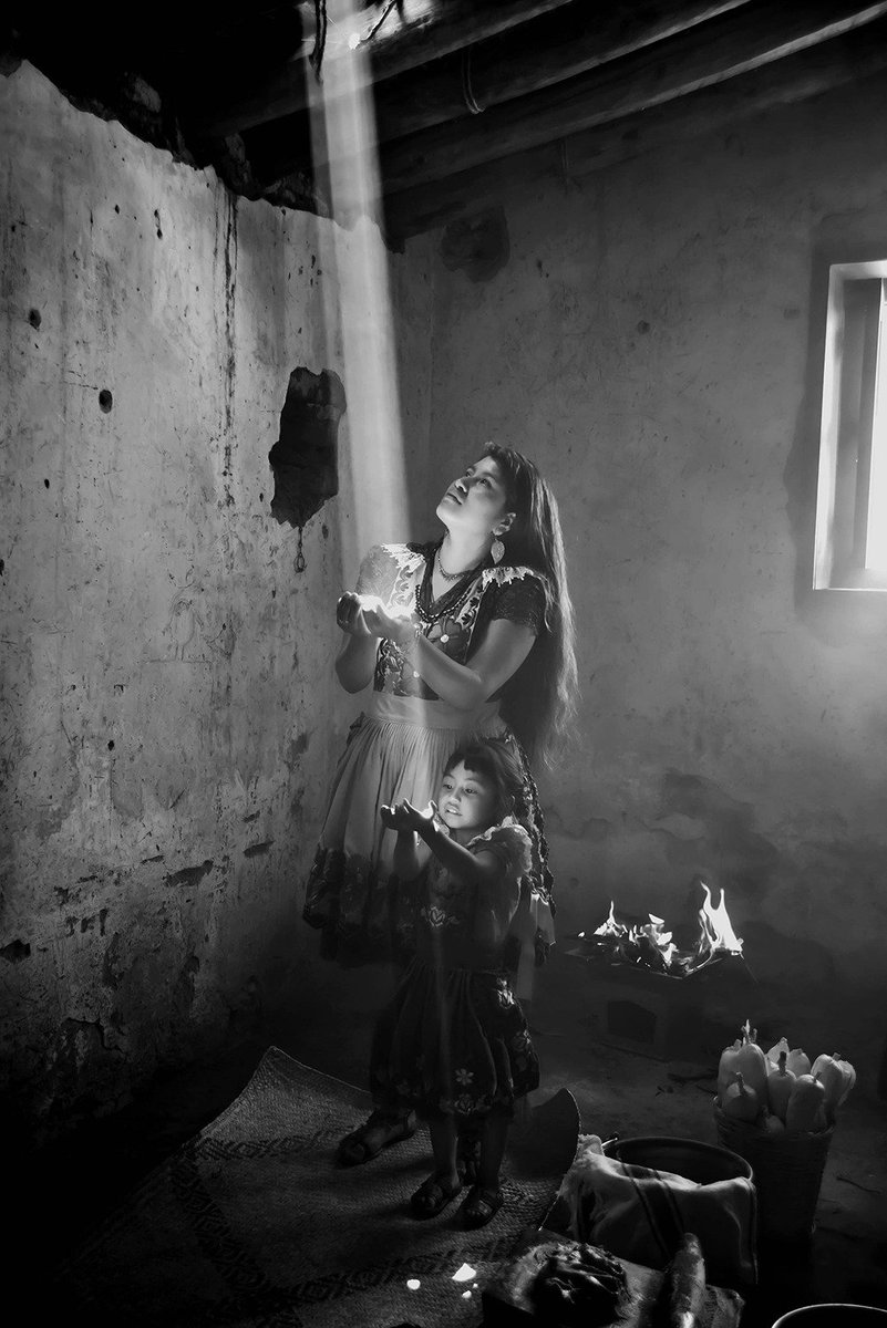 saraineskasdan's tweet photo. #MarcelaTaboada, Halo de Luz. https://t.co/0JX0XbWouh