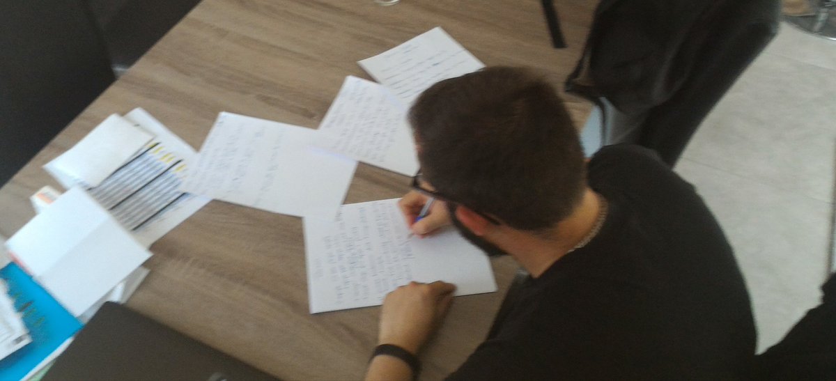 Roxon_esp's tweet photo. Work in progress...
#projet2018 #President #gaming https://t.co/woxRZZLFus