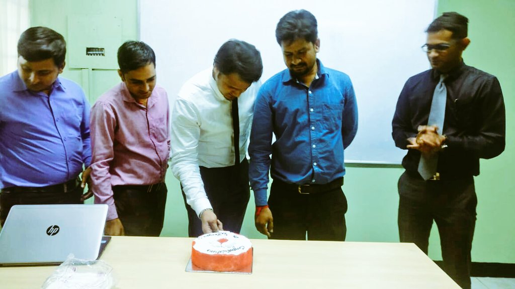 SWARAJKACHARJEE's tweet photo. Appraisal & promotion celebration at #ReligareBrokingLtd by #BangaloreBulls #TeamAIMazing
#Appraisal #Promotion #Growth
#Fun #Attitude #passion #Religare2.0 @sabi2707 https://t.co/w3QpvfmjrC