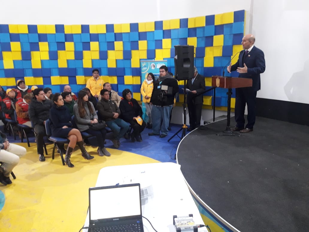 MMAMetropolitan's tweet photo. Seremi @medioambienterm @ruizcerpac encabeza -junto a alcaldesa de @maipu_chile Jornada de Capacitación para mejorar competencias de Recicladores Base, y así favorecer su inclusión en los Sistemas de Gestión en la #RMdeTodos que surgen a partir de la #LeyREP
#ChileLoHacemosTodos https://t.co/Ukovy79pYa
