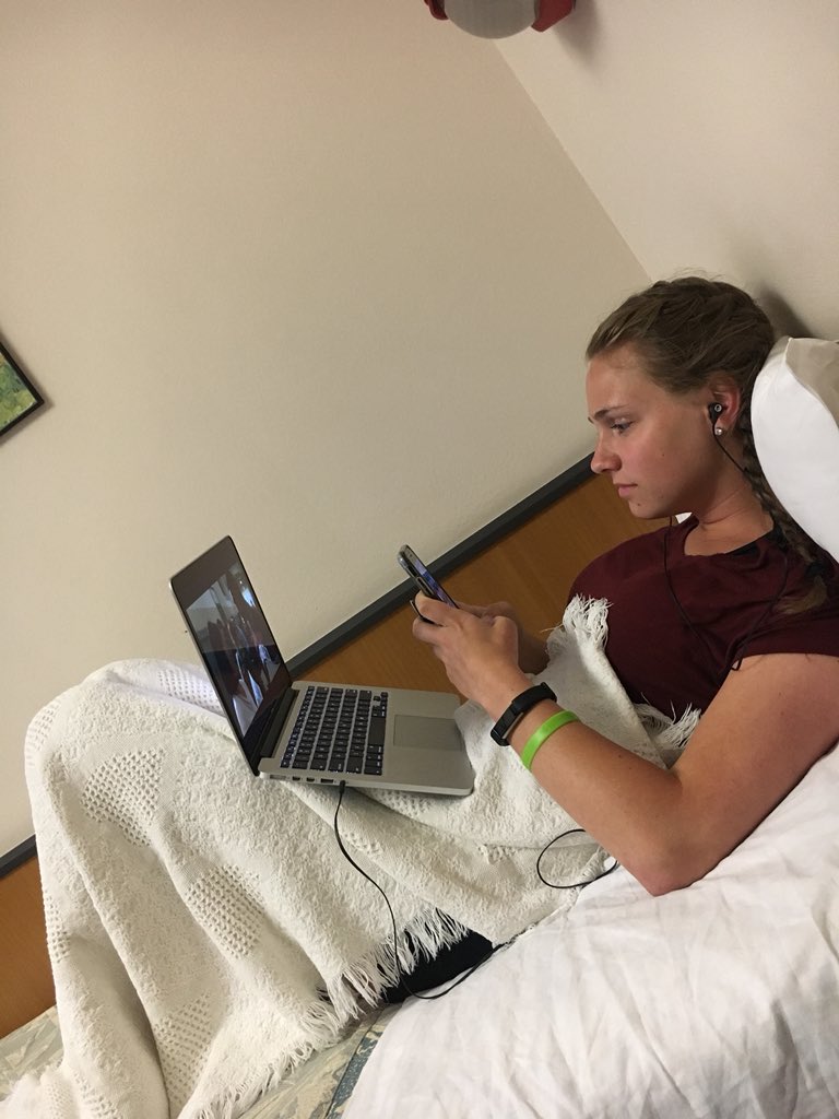 EmilyRolf1's tweet photo. Being addicted to things such as social media and television can be damaging to your mental health. #2018ldv #ABNRISKuwlax @uwldolcevita https://t.co/BHnaRGxTHd