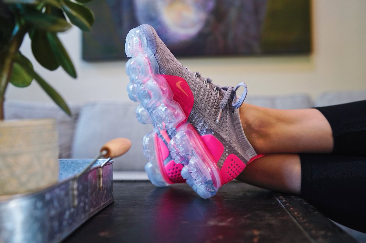 pink vapormax finish line