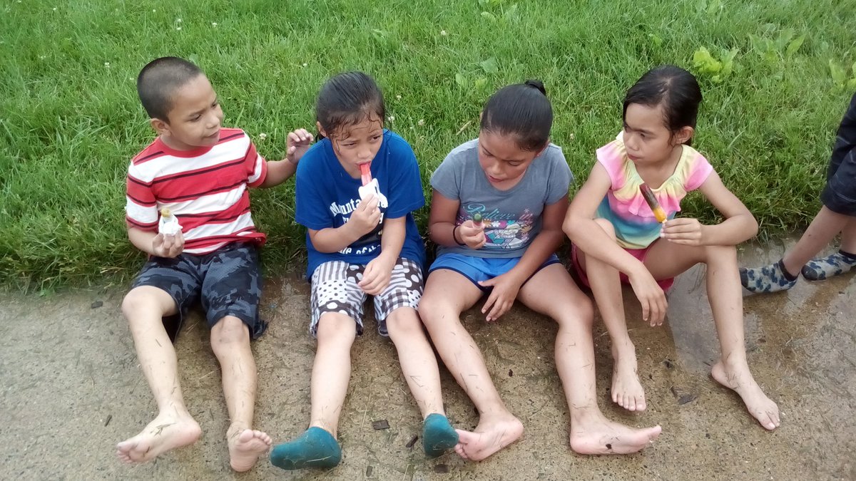 msyolandarice's tweet photo. Fun 1st grade water day between the rain showers! They had a blast @Unicycle1Wheelr https://t.co/xSxmvAnvNE