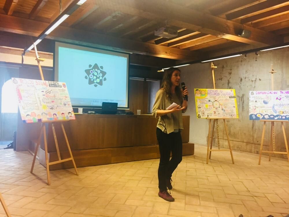 participa_pna's tweet photo. #ForoPC
Ana Gil: "¿cómo han impactado todas las ideas recogidas en los #KoLaboratorios?
El impacto ha sido directo en el Área y ya estamos poniendo en marcha mucho de lo que nos habéis dicho. Y no solo en el Área, también se están incorporando en #ReglamentoPC" https://t.co/9gkL5ZvwO5