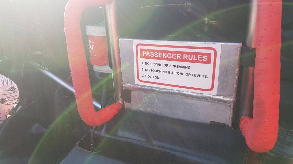 Mckd63's tweet photo. "@racingpreach: Just spotted this on a fellow competitors sidecar! https://t.co/QhJnxOEF0A"GOLD.!!!