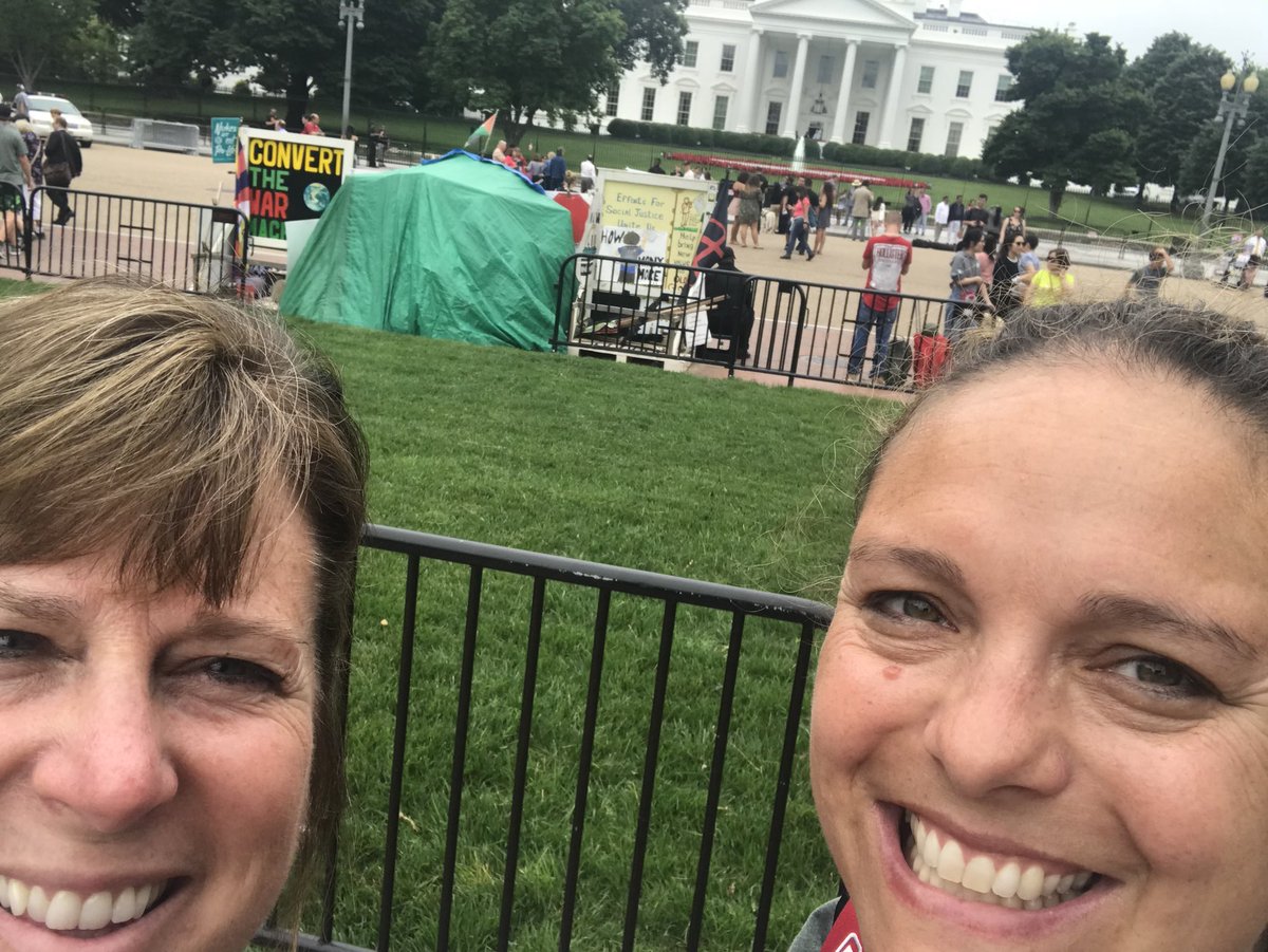 Vogel6th's tweet photo. BJHS 8th graders in D.C. Pentagon Memorial, Gettysburg ghost tour, The White House, and Iwo Jima Memorial #bedfordedtec https://t.co/FV2wvxcT0J