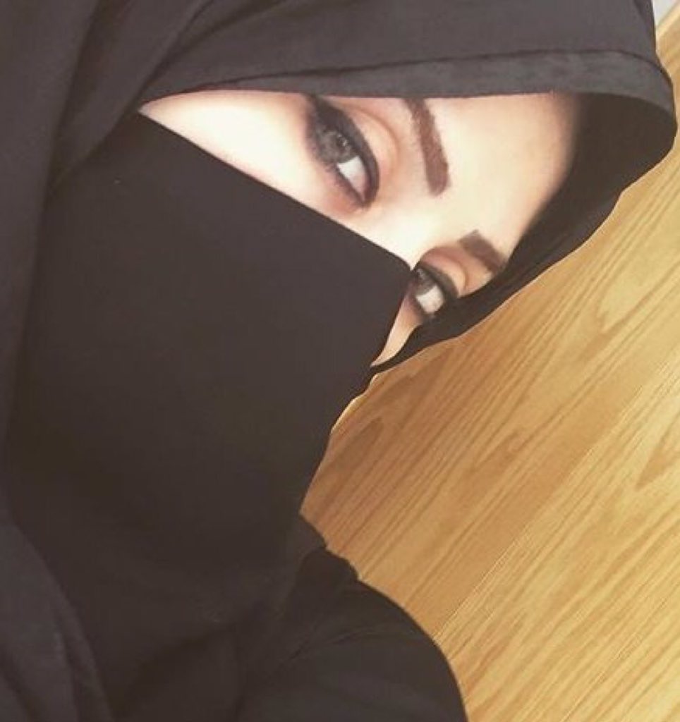 osamays666's tweet photo. تخيل انك تطيح يتلقون اختك الكبيره وهي نايمه بعد ماتكون عرفت الرقم السري ومن تفتح جوالها وتدخل تويتر تلقى اسمها عمه للديوثين وتدخل الخاص تلقاها عوبه وقحبه وانت كنت تشوفها هيبه وكبرياء 
السؤال يكت لوحده ولا انت تلعب فيه 
الي يحب يفضفض واهتك شرفه يجي خاص او يضي�� ببي E3EED19A اوكيك https://t.co/7oppC2ufe0